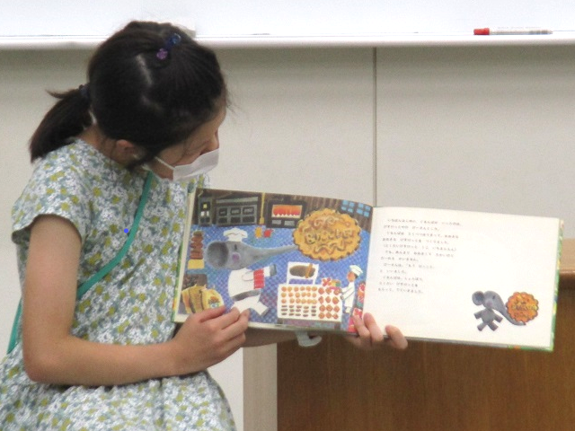 おはなし会のようす